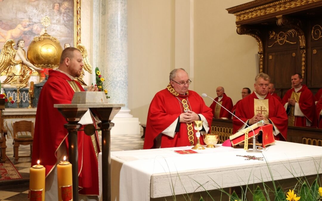 Homilia – bp Janusz Mastalski | Święty Krzyż, 14.09.2022r.